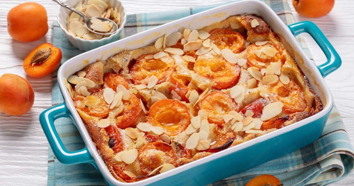 Découvrez le clafoutis aux abricots, un dessert d'été sans gluten ni lactose