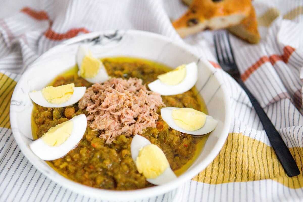 Une immersion dans les saveurs de la salade Mechouia