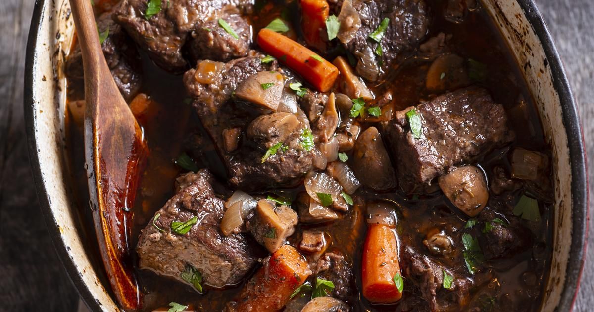 Un délice dominical : la recette du bœuf mijoté aux carottes