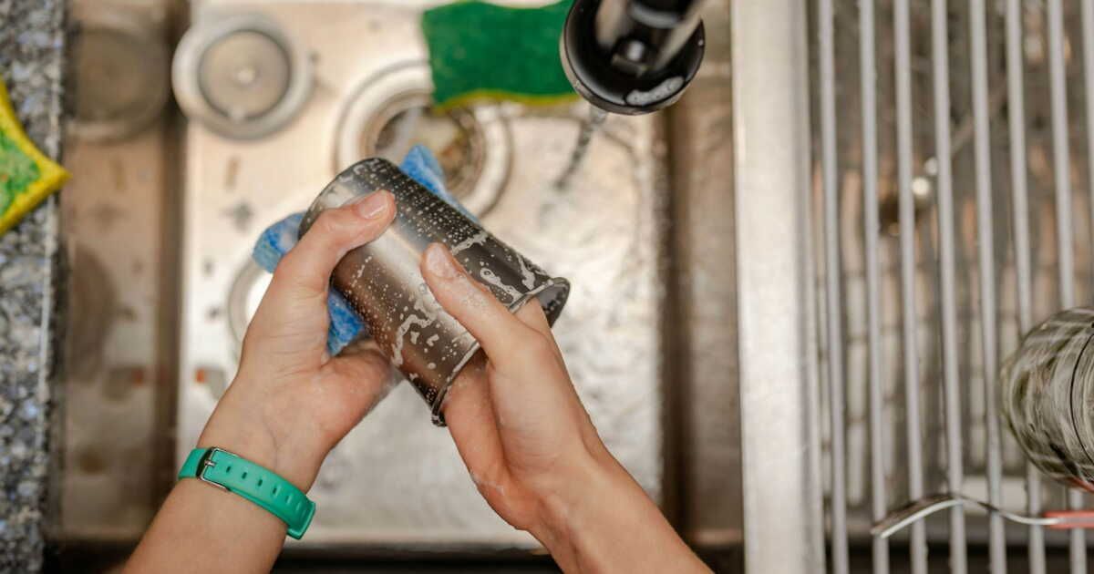 découvrez la recharge de liquide vaisselle éco-responsable à moins de 3 euros