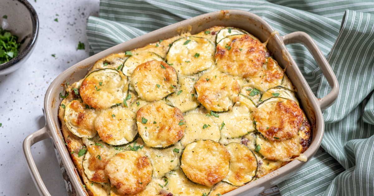 Découvrez le gratin de pommes de terre et courgettes au chèvre pour une touche réconfortante