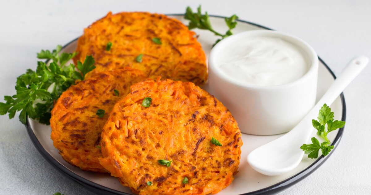 Galettes de carottes : une alternative savoureuse aux rostis