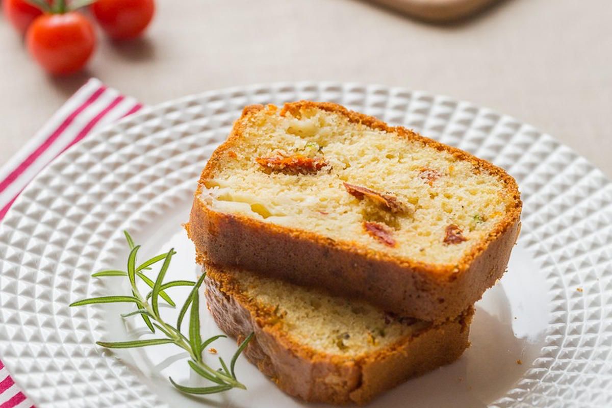 Cake mozzarella & tomates séchées