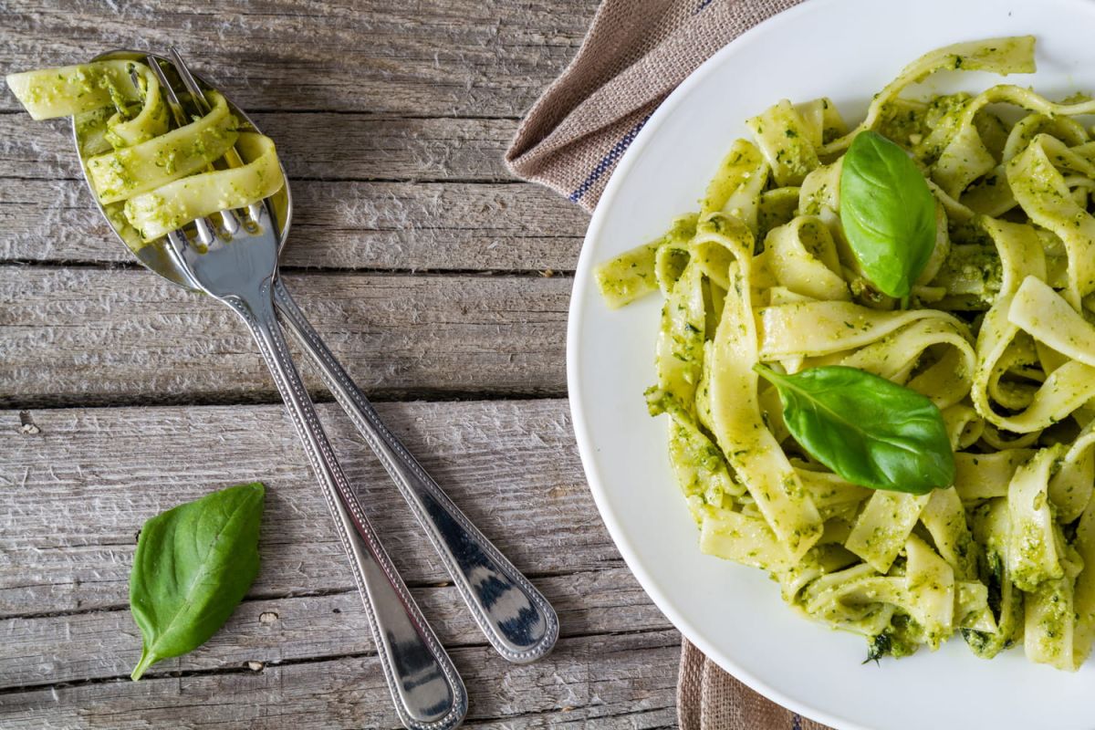 Des idées créatives pour sublimer votre pot de pesto