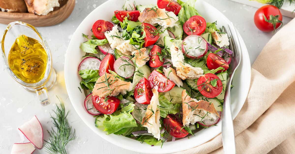 Découvrez la salade fattouche : un incontournable libanais à base de crudités