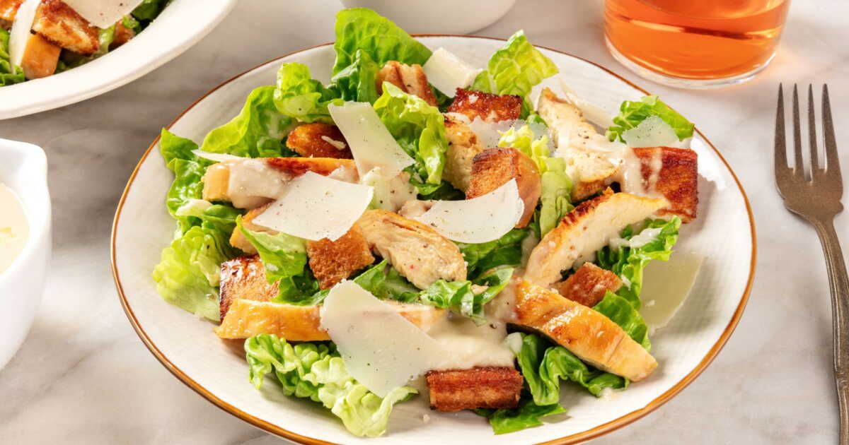 les salades d'été font grimper le compteur calorique en cachette