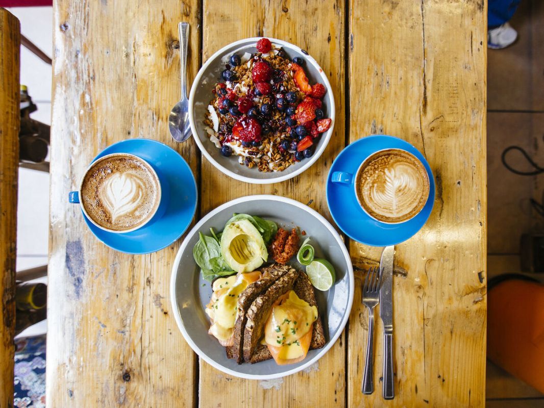 découvrez les délicieuses recettes de petits déjeuners salés et sains