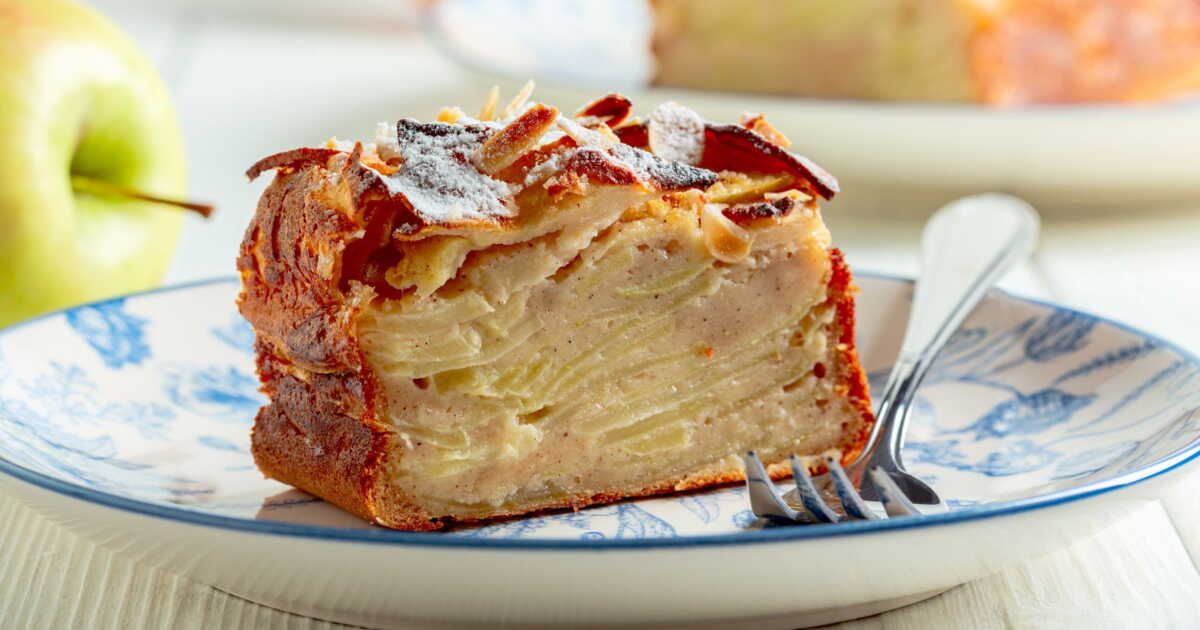 Gâteau invisible : la recette gourmande revisitée aux poires, chocolat et amandes
