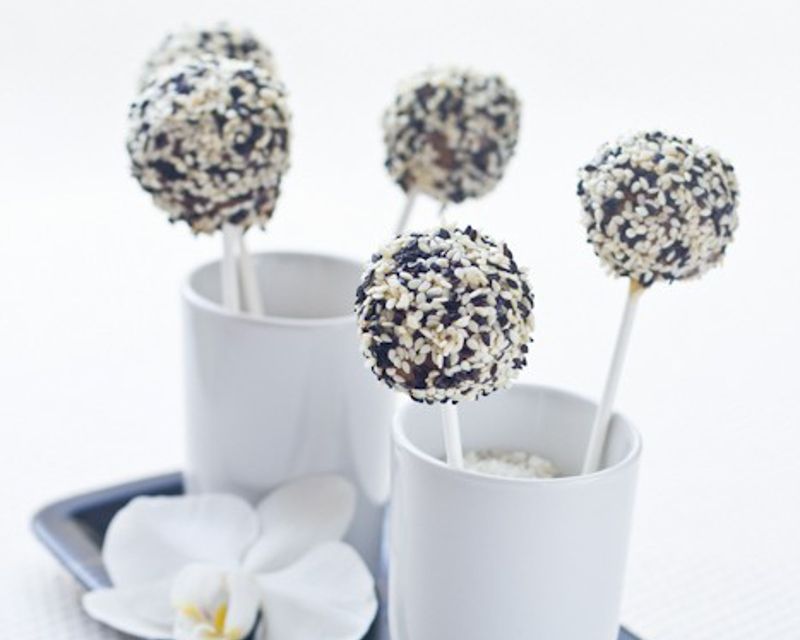 Cake pops au roquefort Papillon, noix et caramel de porto