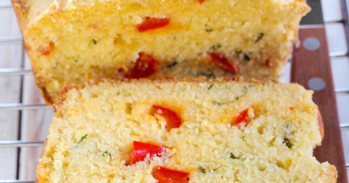 Un cake moelleux au thon et à la tomate pour régaler toute la famille