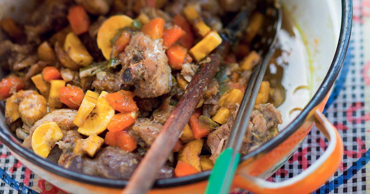 À la découverte du poulet DG, trésor culinaire d'Afrique
