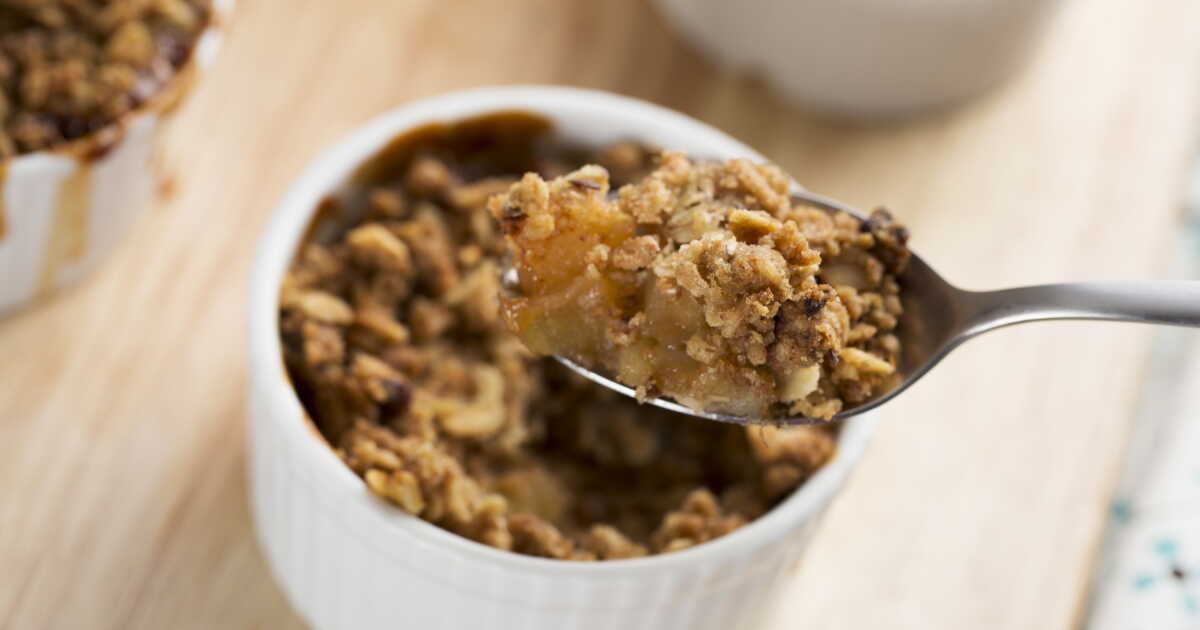 Découvrez le crumble aux pommes de Cyril Lignac : une douceur sans gluten