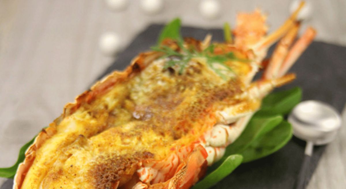 Une langouste grillée au beurre et au curry pour des fêtes inoubliables
