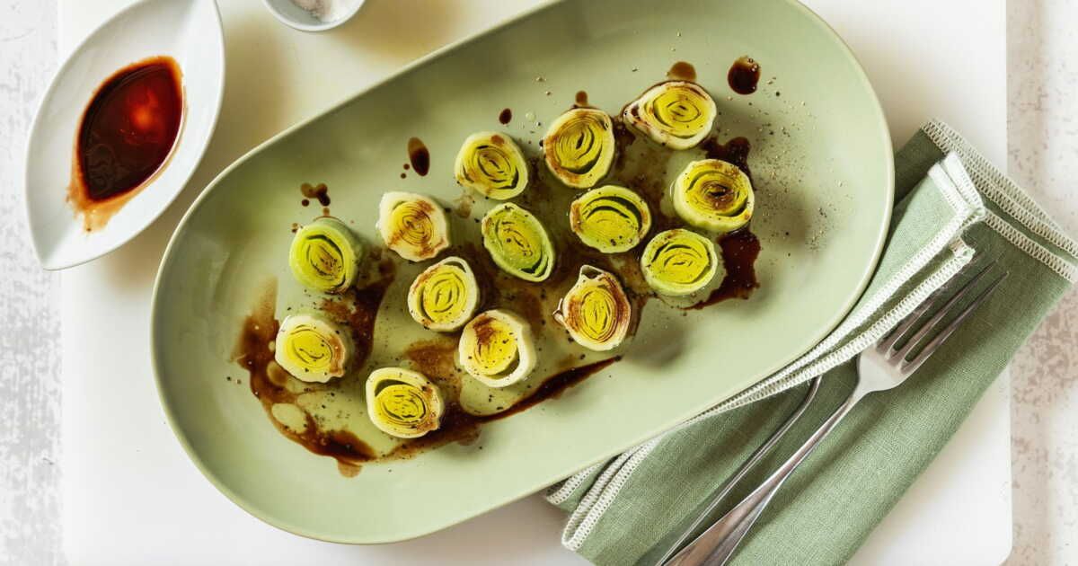 Découvrez la recette traditionnelle du poireau vinaigrette, un classique des bistrots