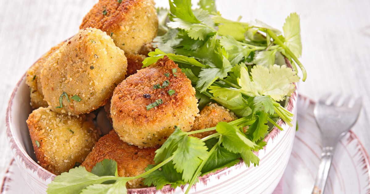 Des croquettes de courgette et mozzarella pour un apéro express