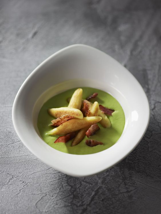 Une explosion de saveurs : mini quenelles aux petits pois et lardons