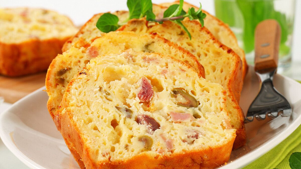 Une recette irrésistible de cake au jambon et fromage à partager