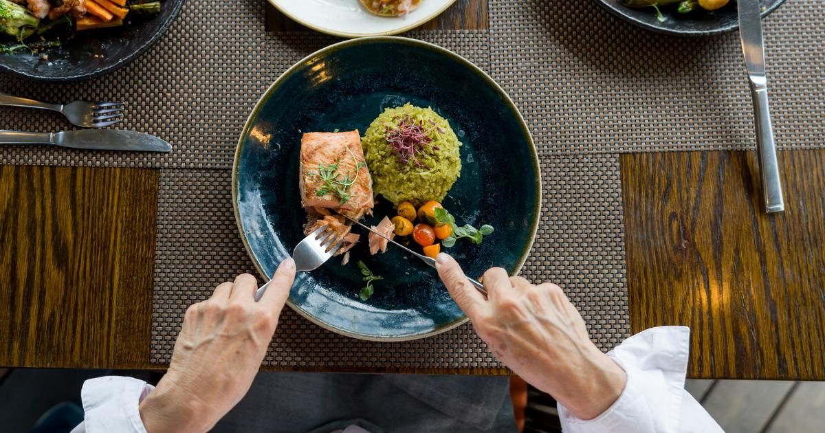 manger une fois par jour : une méthode saine ou dangereuse ?