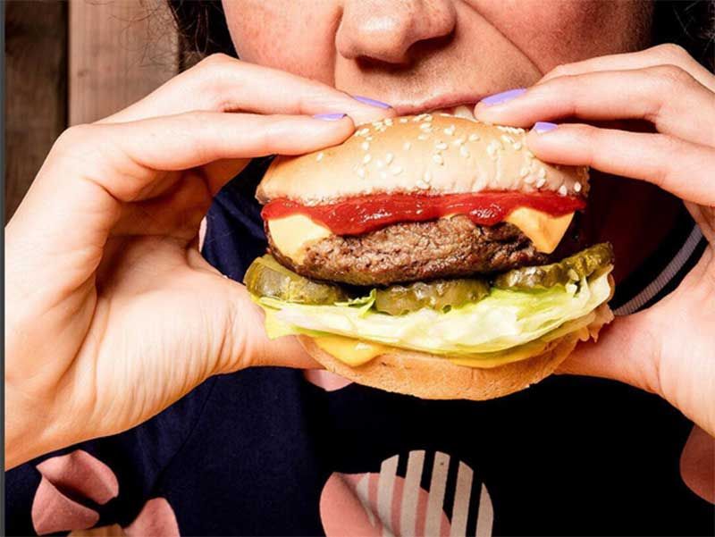 Le burger qui fait trembler la viande : une révolution végétale à New York