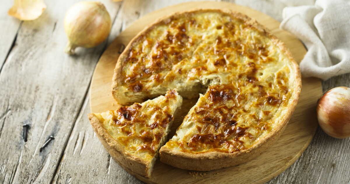 une délicieuse tarte alsacienne aux oignons pour régaler vos proches