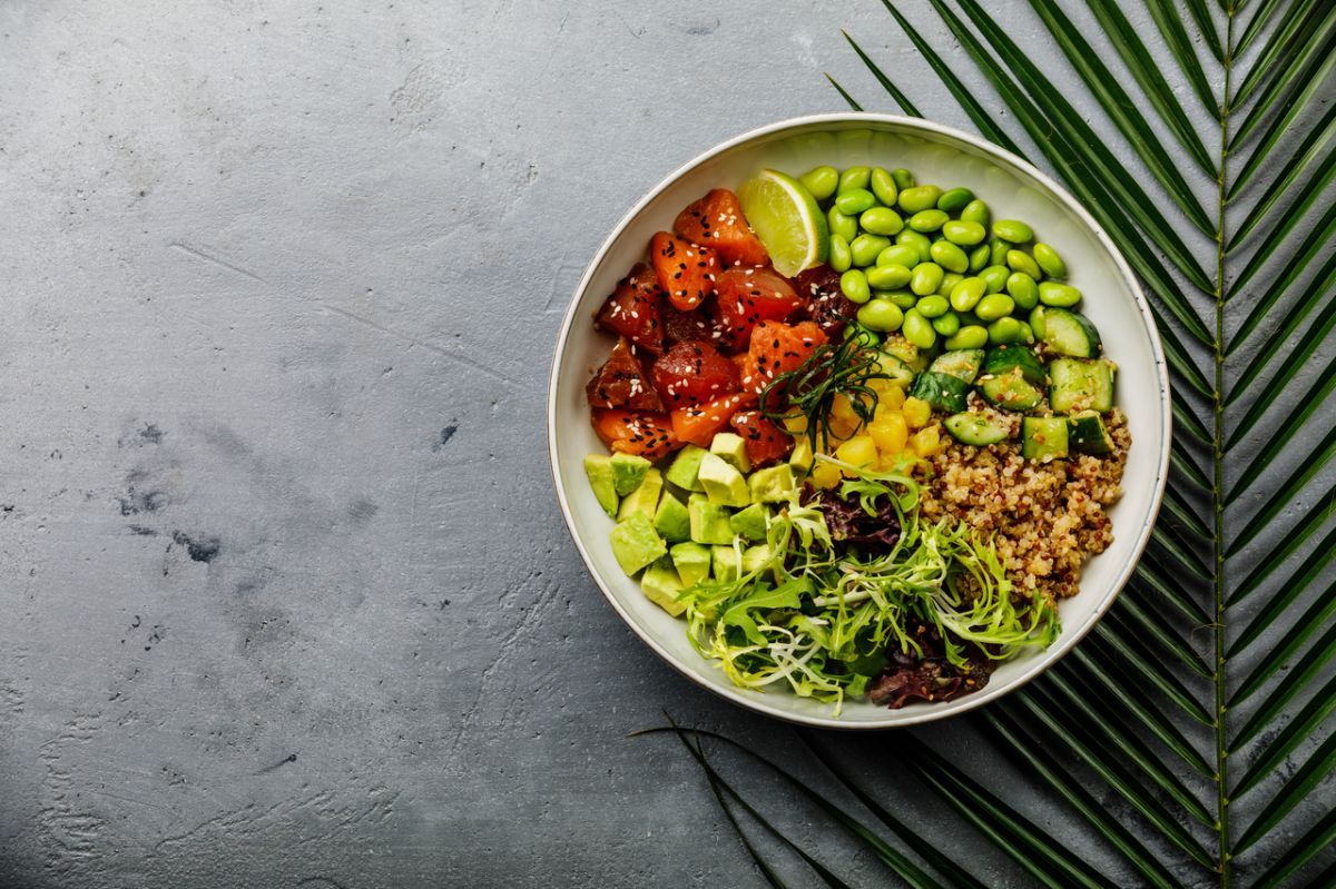Un poke bowl gourmand et facile à préparer selon une diététicienne