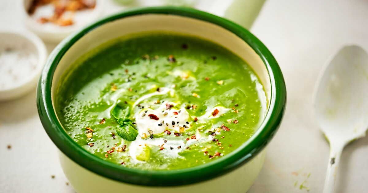 Un potage réconfortant de petits pois et carottes : la recette du garde-manger